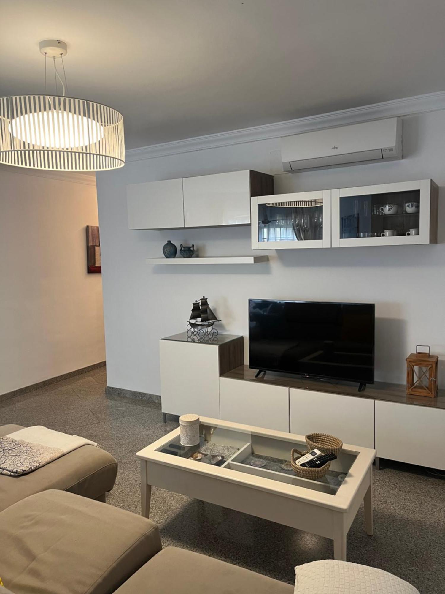 Reyes La Carihuela Appartement Torremolinos